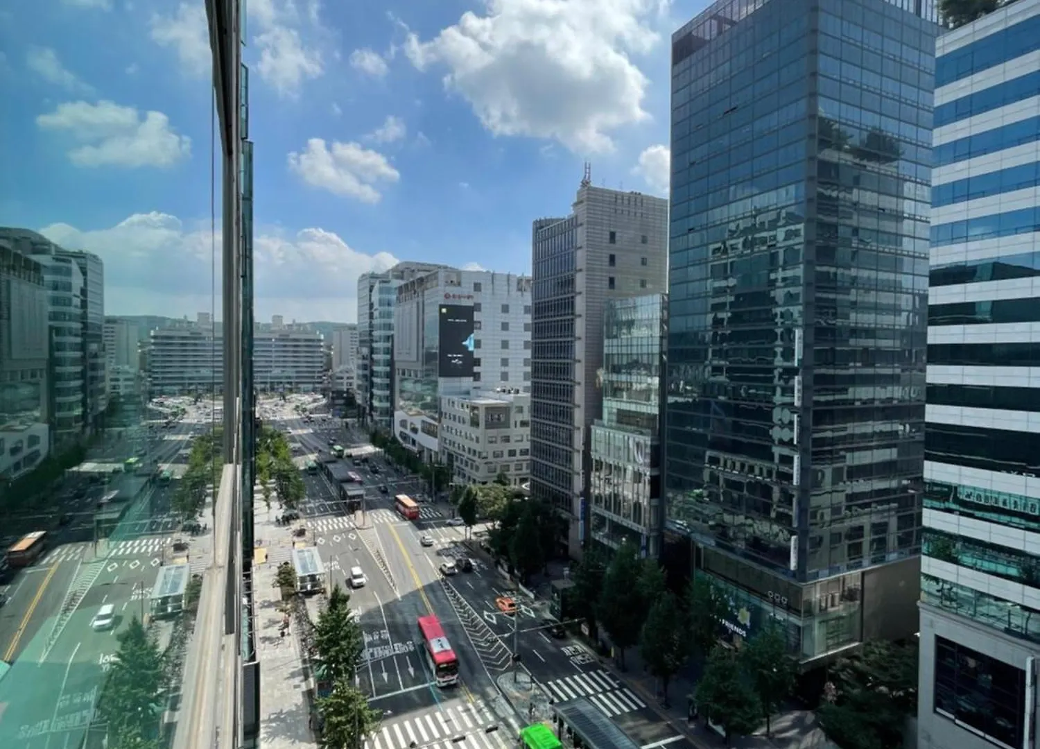 Hongdae Guesthouse5 - 1Min From Hongik Uni Station Exit #1 Seoul Apartment